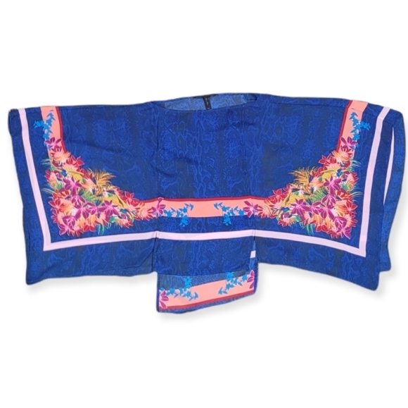 BCBGMAXAZRIA Kei Scarf Print Poncho top Slip on blouse Women Sz XS/S - Picture 12 of 12